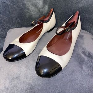 Marc by Marc Jacobs B&W Mary Jane flats -Size 39